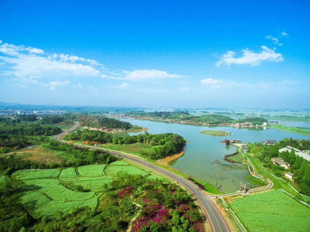 生態(tài)環(huán)境部接連發(fā)布兩份征求意見稿，農村污水處理就要“走”起來了？